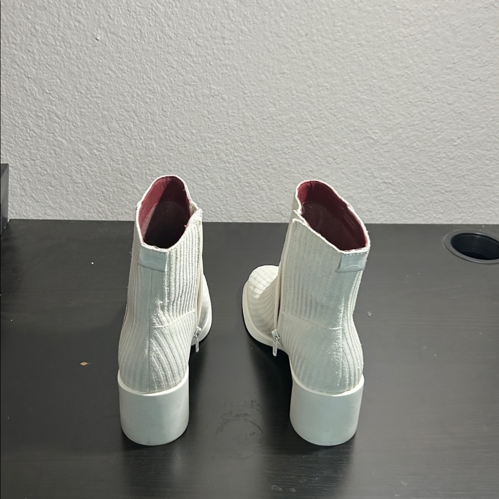 Camper Boots - Picture 2 of 6